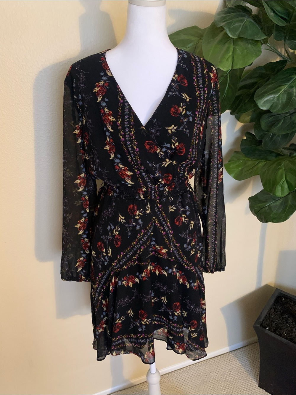 Guess Black Long-Sleeve Floral Wrap Dress with Tie Waist